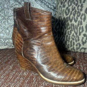 Maison Margiela boots embossed snakeskin Brown Textured Ankle Boots wedge bootie